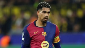 Cầu thủ Ronald Araujo - Từ thủ lĩnh đến cái tên phải rời Barca